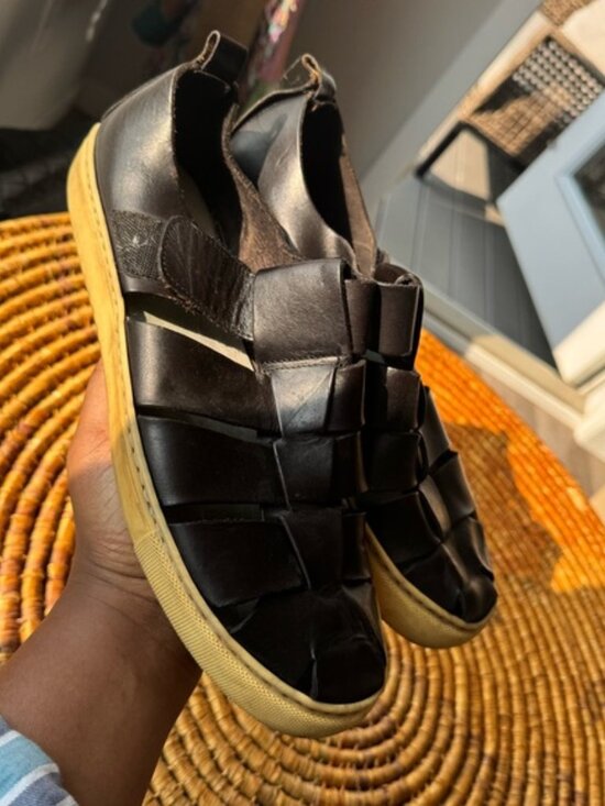 Fisherman mens size 10 black sandals